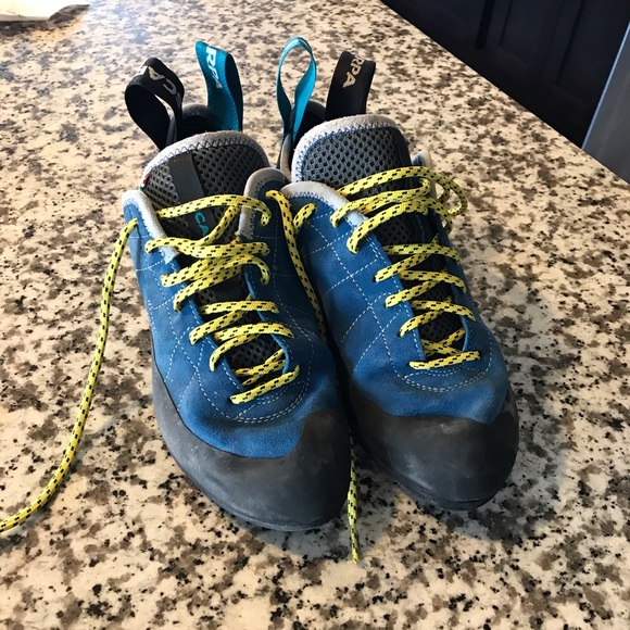 scarpa helix rock shoes